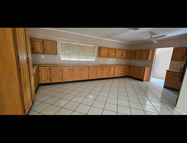 3 BEDROOM FREESTANDING FOR SALE IN PROTEA PARK